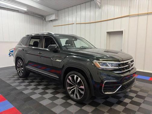 Racing Green Metallic 2021 Volkswagen Atlas 3.6L SEL Premium