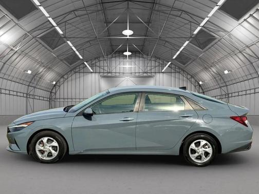 2021 Hyundai ELANTRA SE