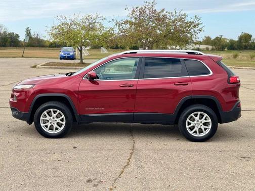 2016 Jeep Cherokee Sport