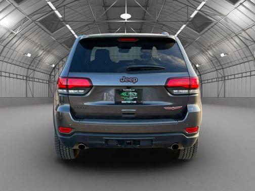 Granite Crystal Metallic Clearcoat 2021 Jeep Grand Cherokee Trailhawk