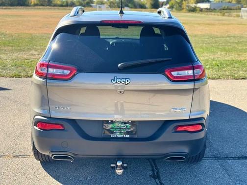2017 Jeep Cherokee Sport
