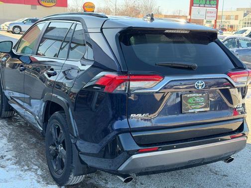 2020 Toyota RAV4 Hybrid SE