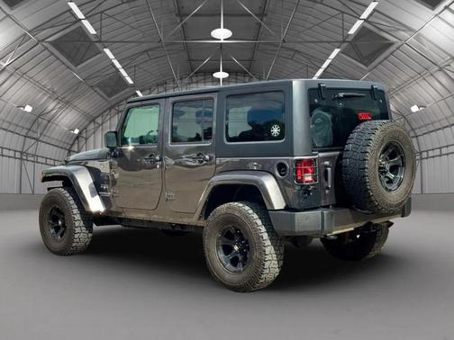 Granite Crystal Metallic Clearcoat 2016 Jeep Wrangler Unlimited Sahara