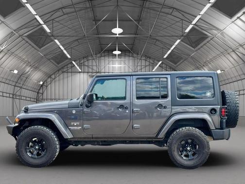Granite Crystal Metallic Clearcoat 2016 Jeep Wrangler Unlimited Sahara