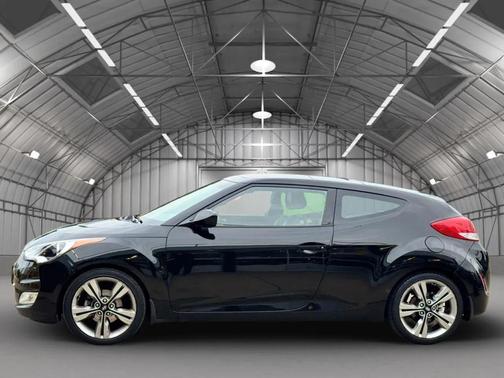 Ultra Black 2016 Hyundai Veloster Base