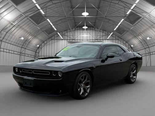 Pitch Black Clearcoat 2015 Dodge Challenger SXT Plus