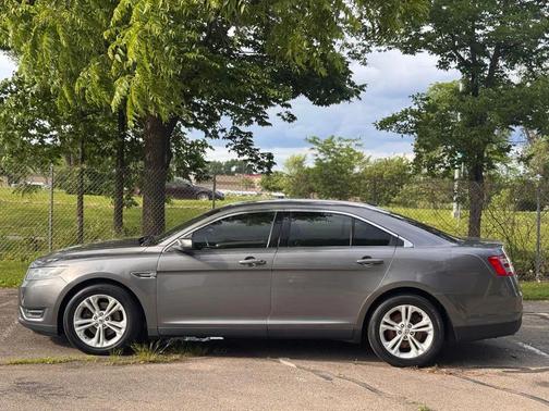 2014 Ford Taurus SEL