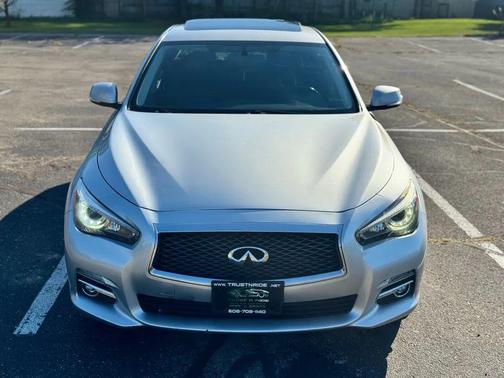 2015 INFINITI Q50 Premium