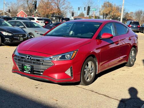 2019 Hyundai ELANTRA SEL