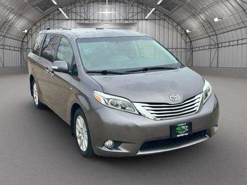 2017 Toyota Sienna Limited Premium