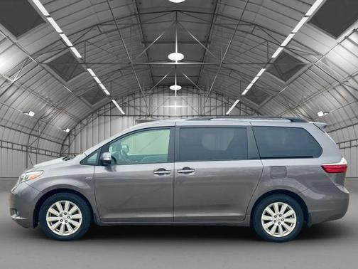 2017 Toyota Sienna Limited Premium