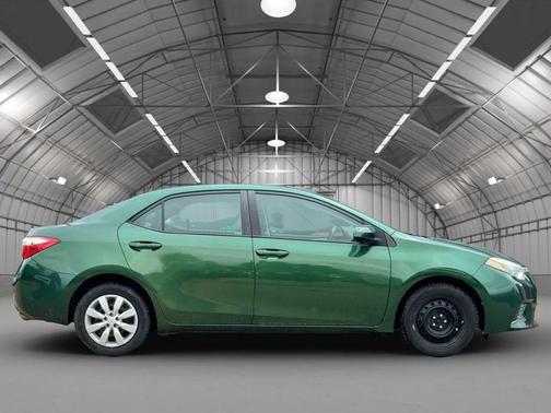 4Evergreen Metallic 2016 Toyota Corolla LE