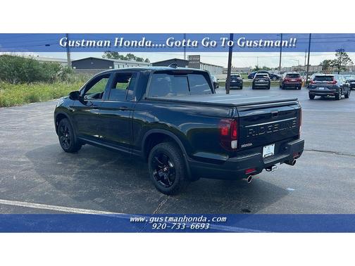 Crystal Black Pearl 2025 Honda Ridgeline Black Edition