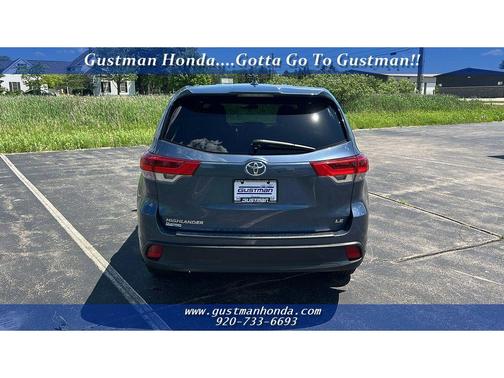 Shoreline Blue Pearl 2018 Toyota Highlander LE Plus