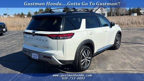 2024 Nissan Pathfinder Platinum