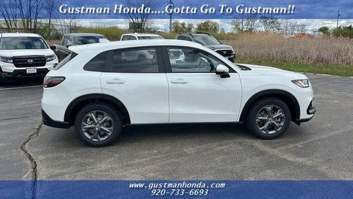 Platinum White 2027 Honda HR-V LX