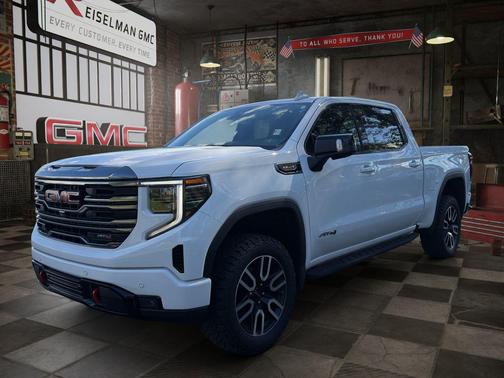 Summit White 2022 GMC Sierra 1500 AT4