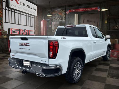 2026 GMC Sierra 1500 SLE