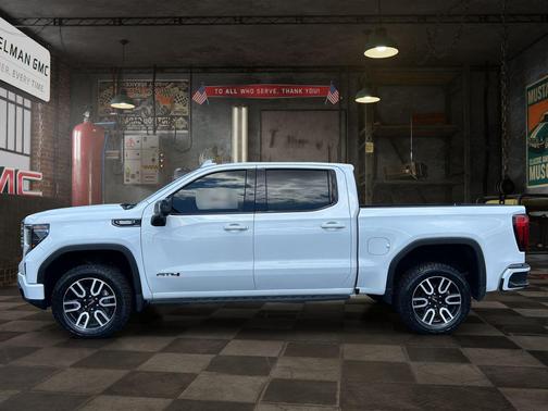 Summit White 2022 GMC Sierra 1500 AT4