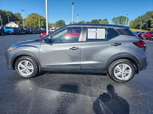 2025 Nissan Kicks S