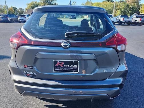 2025 Nissan Kicks S