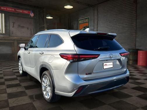 Celestial Silver Metallic 2020 Toyota Highlander Limited