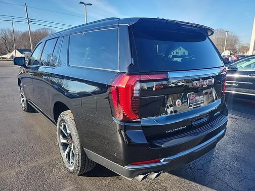 2026 GMC Yukon XL 4WD AT4