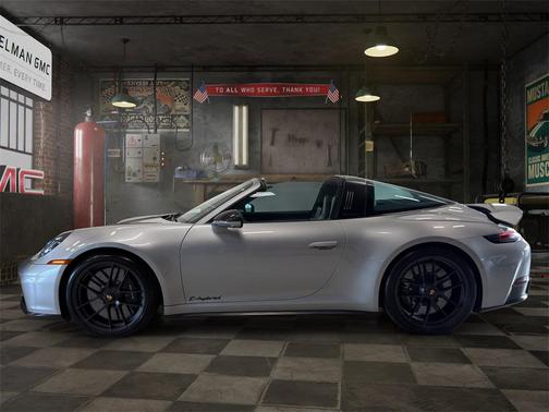 2025 Porsche 911 Targa 4 GTS