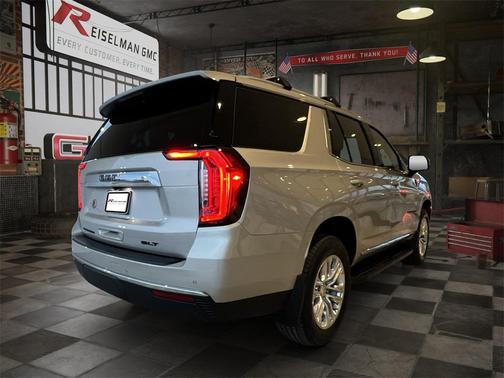 2024 GMC Yukon SLT
