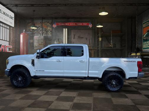 Star White Metallic Tri-Coat 2022 Ford F-250 Lariat