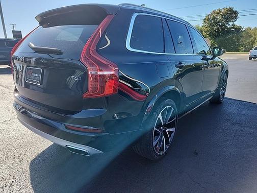 2020 Volvo XC90 T6 Momentum