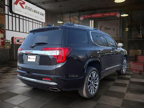 2022 GMC Acadia Denali
