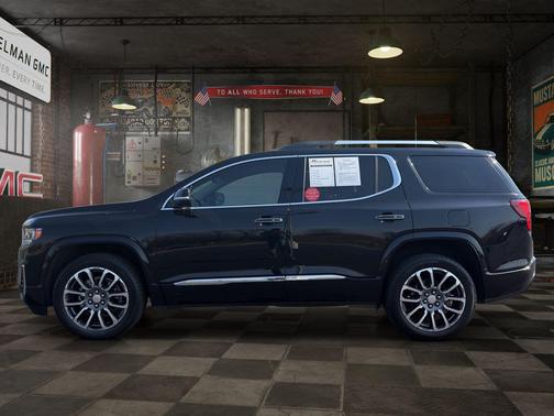 2022 GMC Acadia Denali