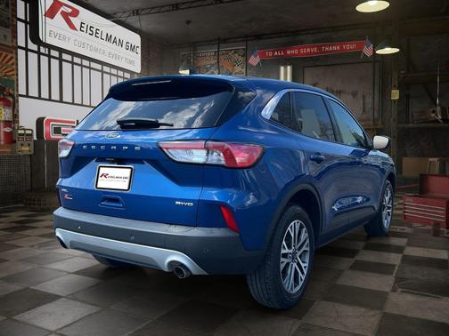 Blue Metallic 2022 Ford Escape SEL