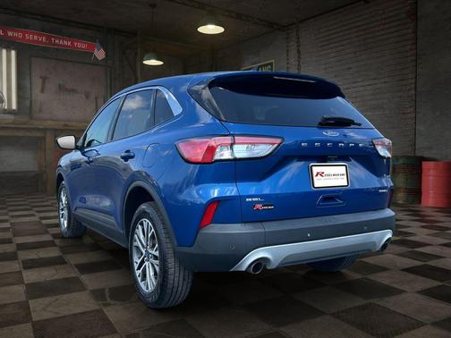 Blue Metallic 2022 Ford Escape SEL