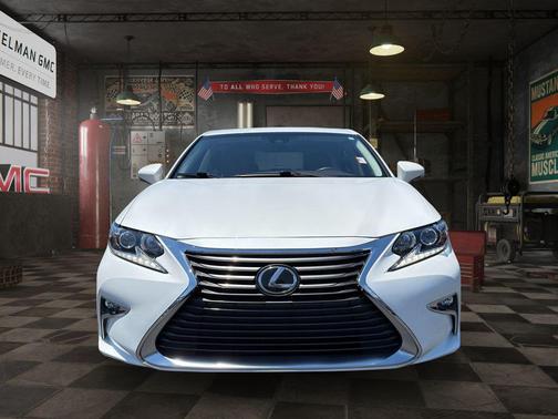 Eminent White Pearl 2017 Lexus ES 350 Base