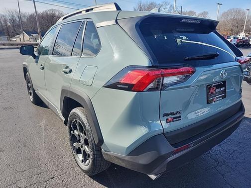 2020 Toyota RAV4 SE