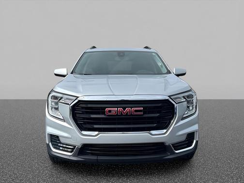 Quicksilver Metallic 2022 GMC Terrain SLE