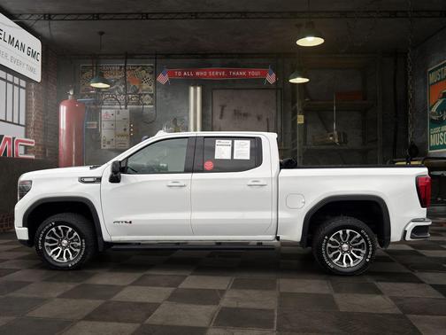 Summit White 2023 GMC Sierra 1500 AT4