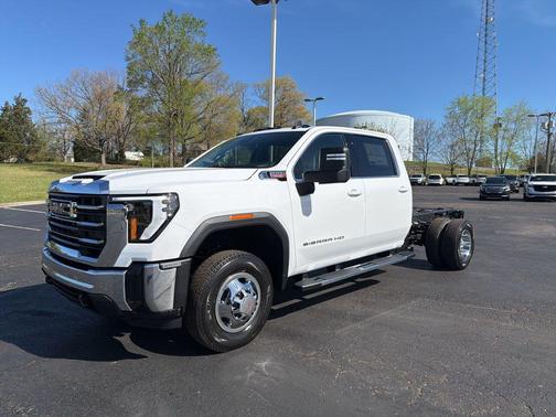 Summit White 2026 GMC Sierra 3500 SLE