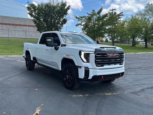 Summit White 2026 GMC Sierra 2500 AT4