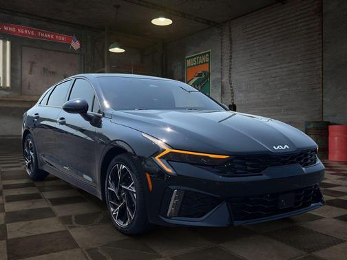 Aurora Black Pearl 2025 Kia K5 GT-Line