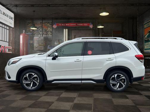 Crystal White Pearl 2022 Subaru Forester Touring