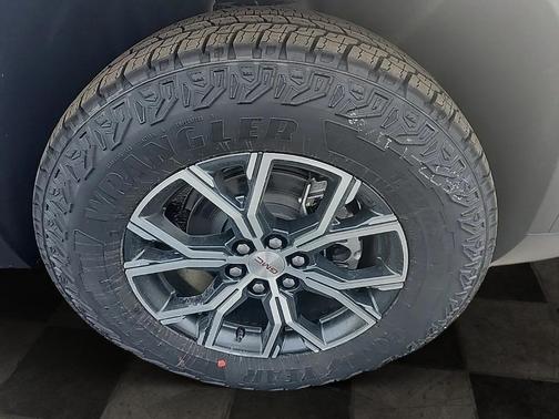 2026 GMC Acadia AT4 AWD