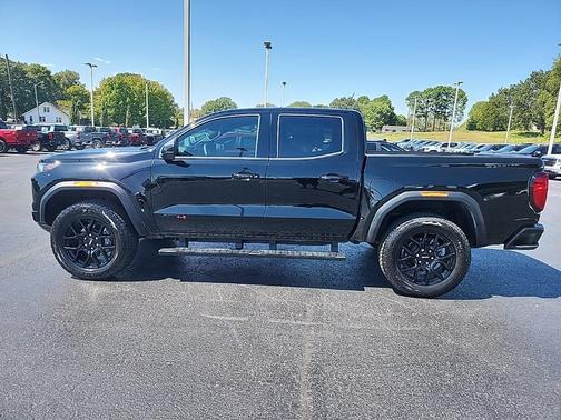 2025 GMC Canyon AT4