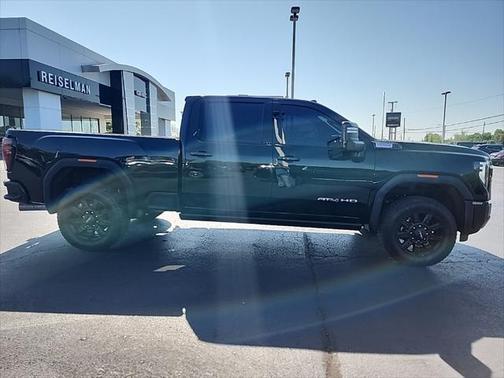 2024 GMC Sierra 2500 AT4