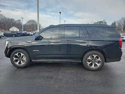 2025 GMC Yukon 4WD AT4