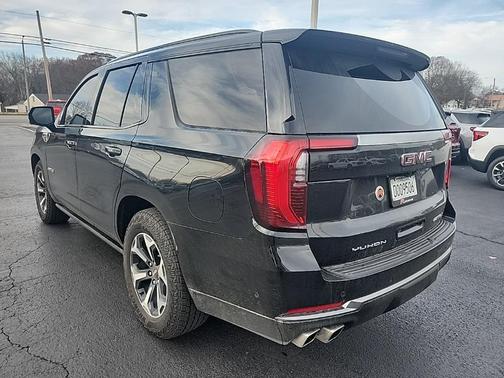 2025 GMC Yukon 4WD AT4