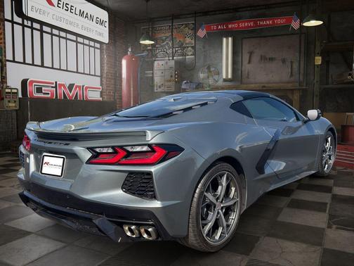 2022 Chevrolet Corvette Stingray w/2LT