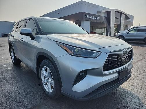 2024 Toyota Highlander LE